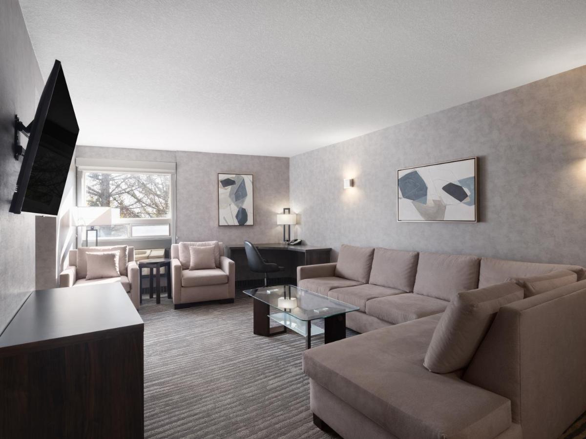 Holiday Inn Calgary Airport By Ihg Экстерьер фото