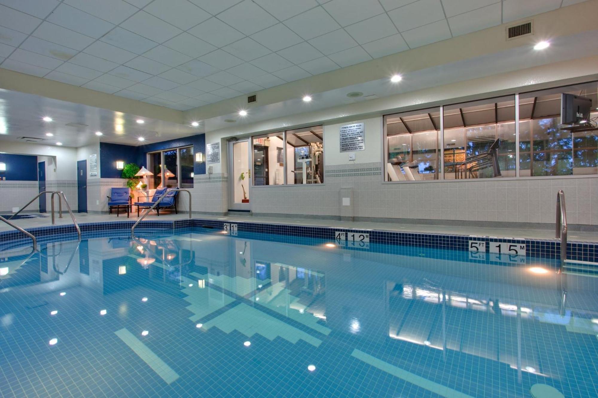 Holiday Inn Calgary Airport By Ihg Экстерьер фото