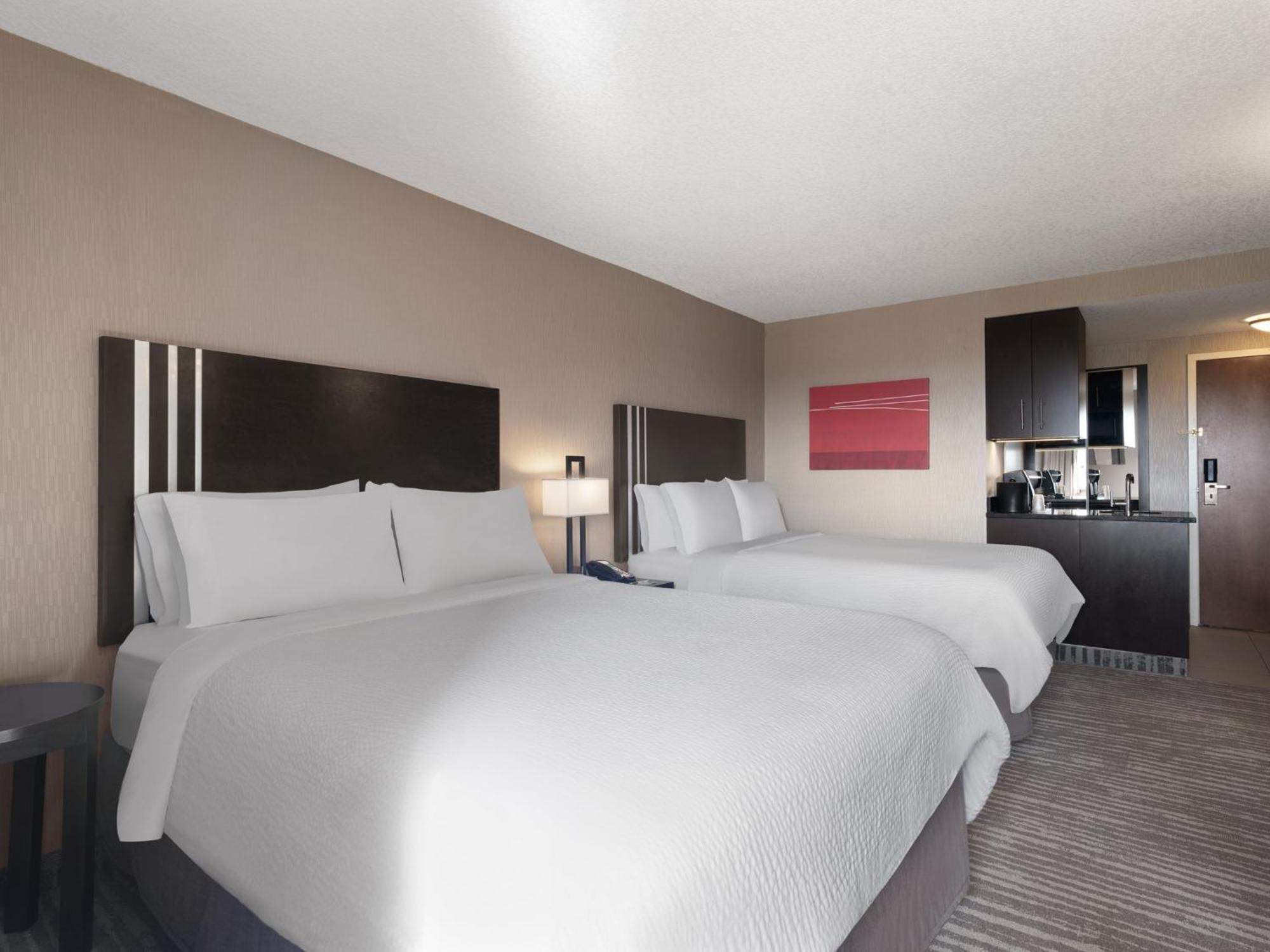 Holiday Inn Calgary Airport By Ihg Экстерьер фото