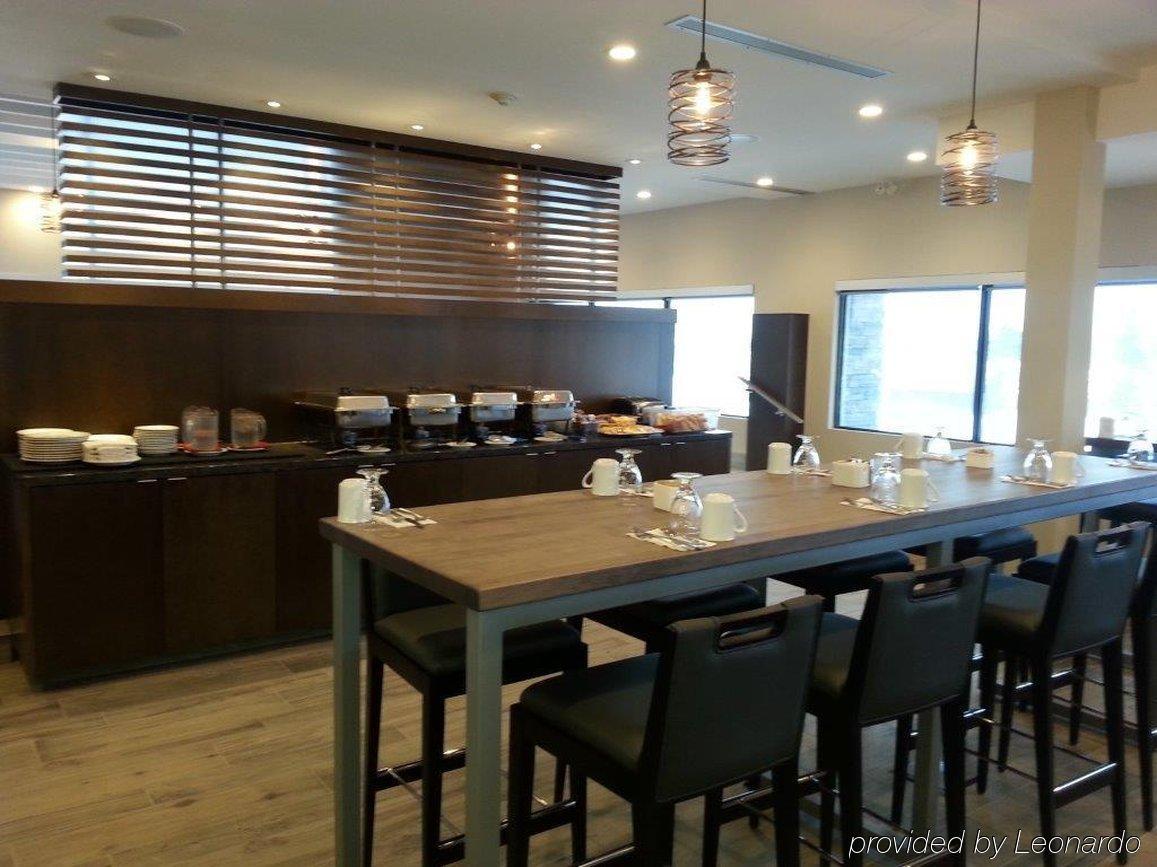Holiday Inn Calgary Airport By Ihg Экстерьер фото