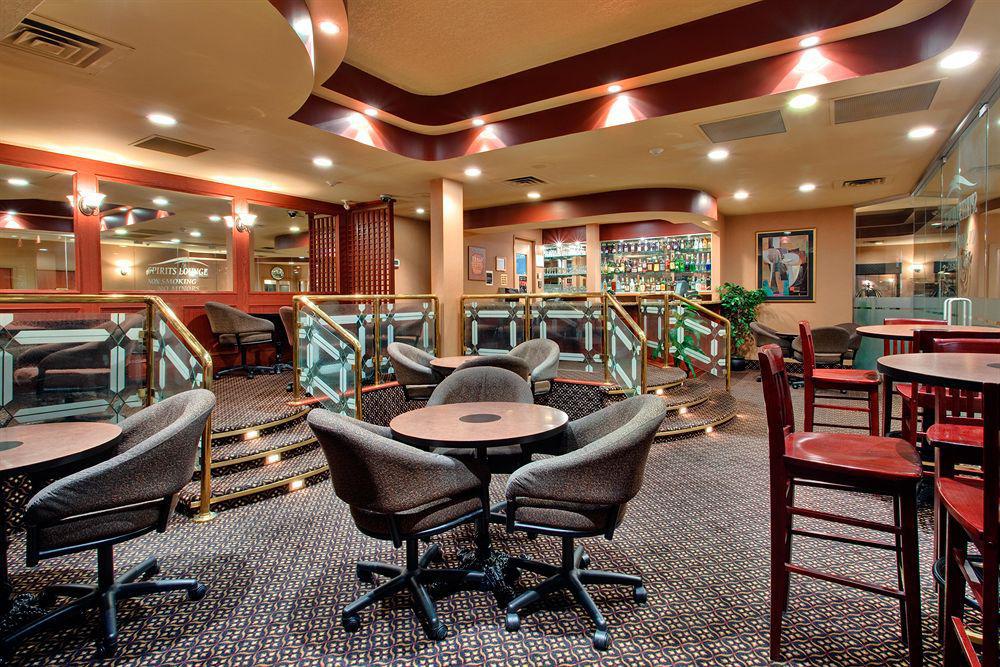 Holiday Inn Calgary Airport By Ihg Ресторан фото